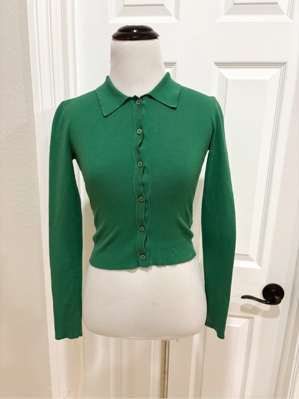 Sun-Deh Aritzia Green Button-Up Polo Cardigan Size XS - Picture 2 of 7
